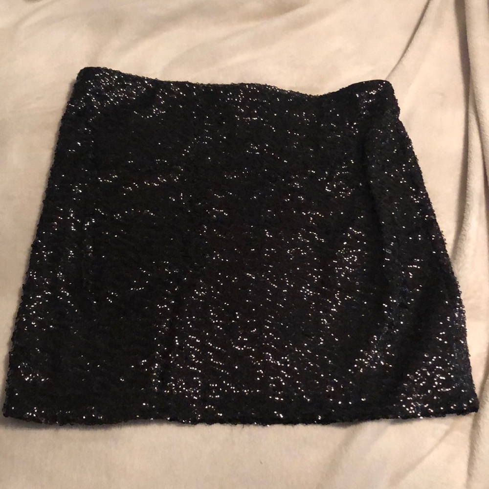 Never worn black skirt size large
